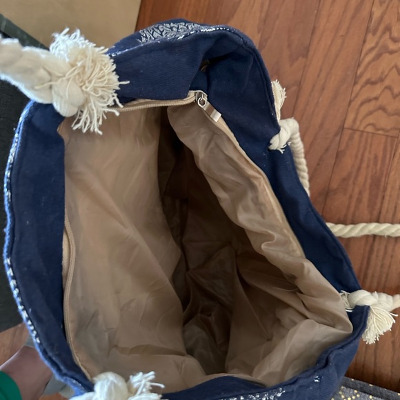 Pineapple tore - Picture 2 of 2